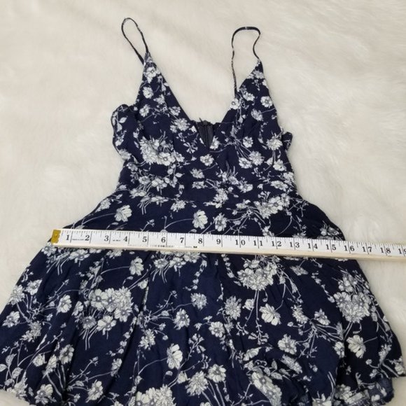 Showpo Down For The Night Navy Floral Playsuit - Picture 9 of 12